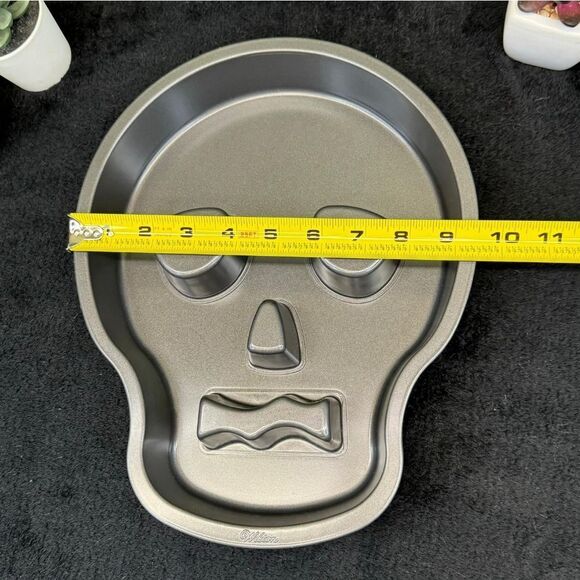 Wilton Skull Cake Pan – Spooky Halloween Bakeware - Picture 14 of 16